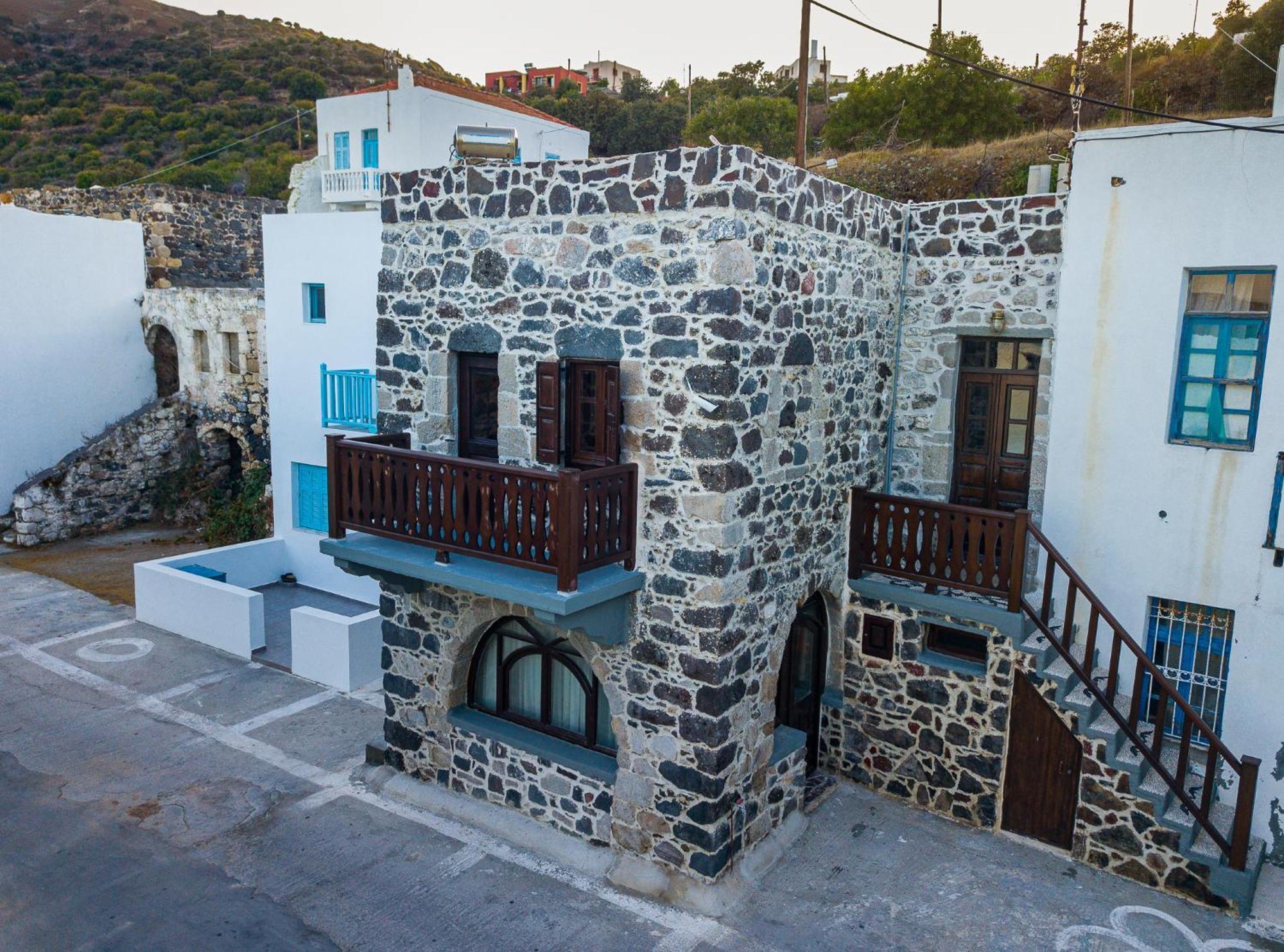 Plousiadi΄S Stone House Apartment Paloi Bagian luar foto