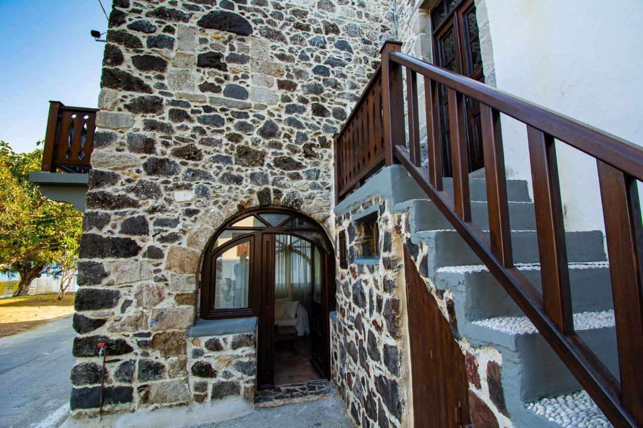 Plousiadi΄S Stone House Apartment Paloi Bagian luar foto