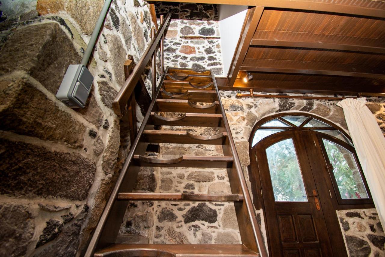 Plousiadi΄S Stone House Apartment Paloi Bagian luar foto