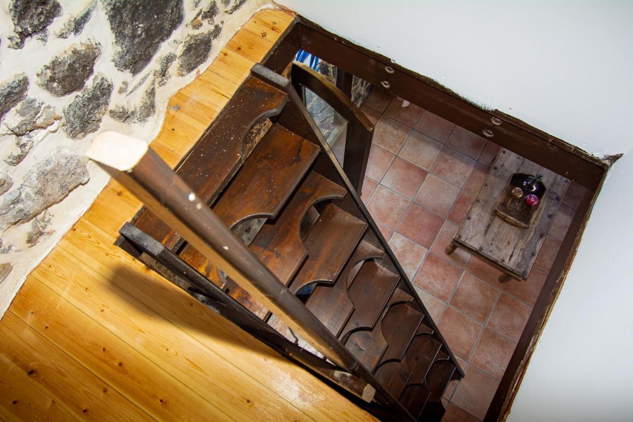 Plousiadi΄S Stone House Apartment Paloi Bagian luar foto
