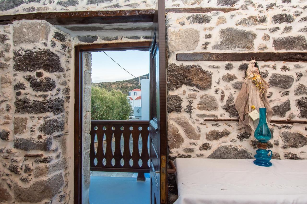 Plousiadi΄S Stone House Apartment Paloi Bagian luar foto