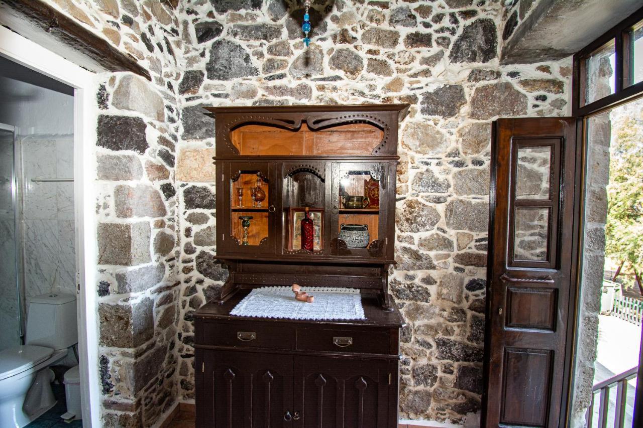 Plousiadi΄S Stone House Apartment Paloi Bagian luar foto