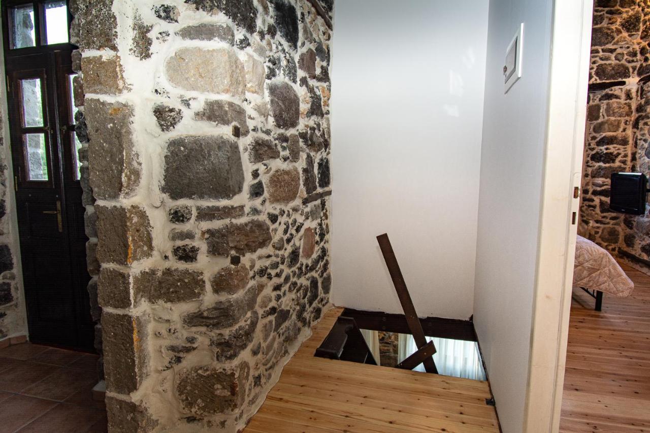 Plousiadi΄S Stone House Apartment Paloi Bagian luar foto