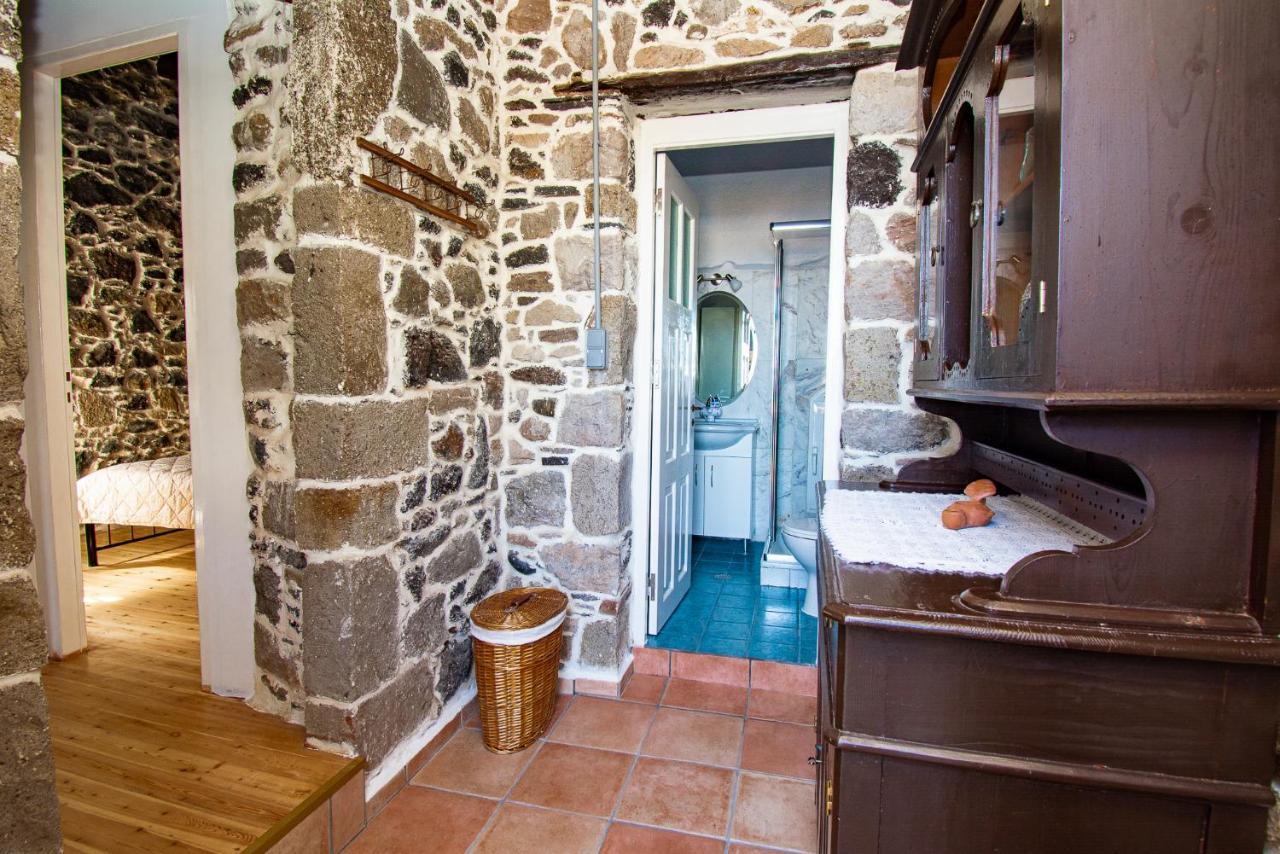 Plousiadi΄S Stone House Apartment Paloi Bagian luar foto