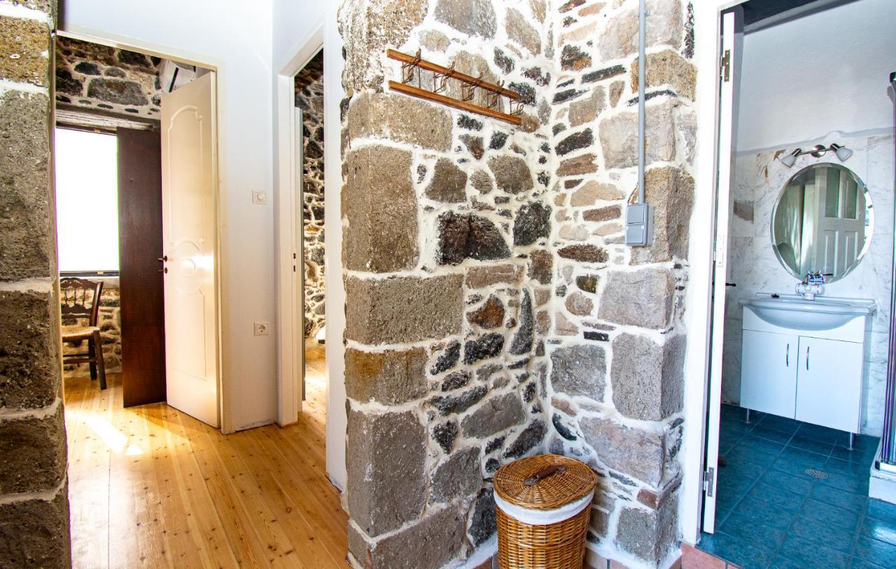 Plousiadi΄S Stone House Apartment Paloi Bagian luar foto