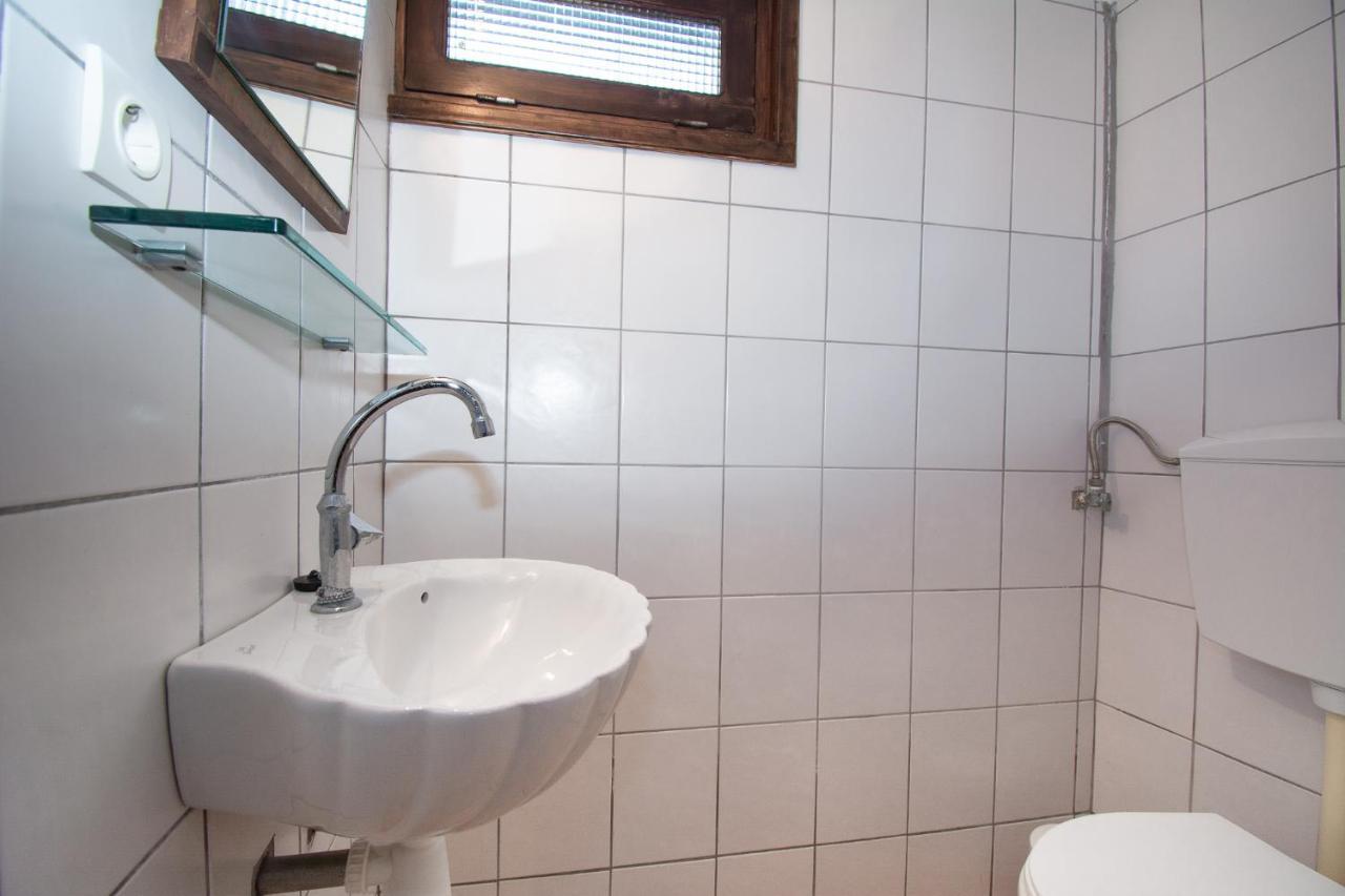 Plousiadi΄S Stone House Apartment Paloi Bagian luar foto