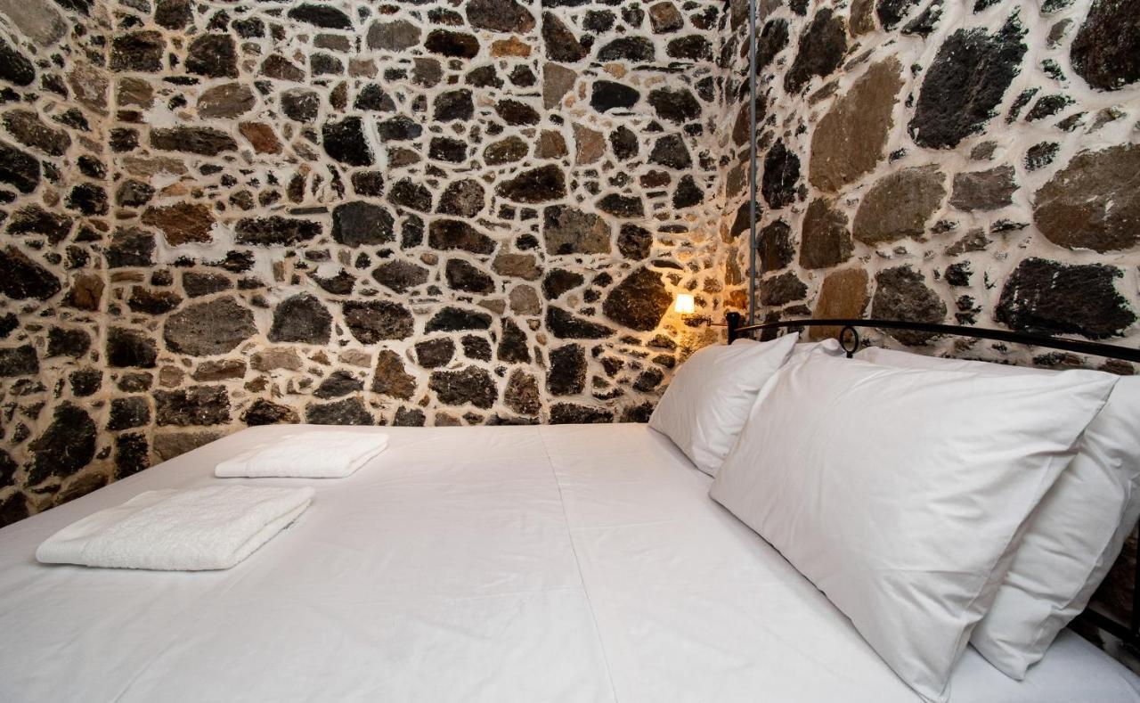 Plousiadi΄S Stone House Apartment Paloi Bagian luar foto