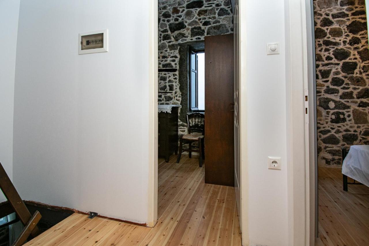 Plousiadi΄S Stone House Apartment Paloi Bagian luar foto